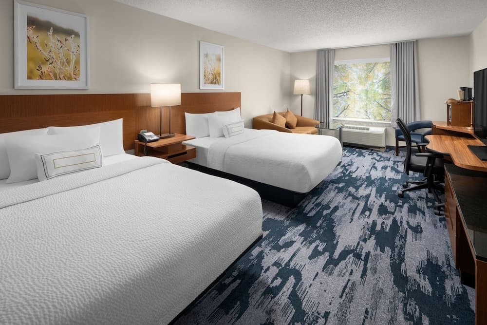 Fairfield Inn & Suites by Marriott Lake Oswego property views in Lake Oswego, OR — gallery photo 3