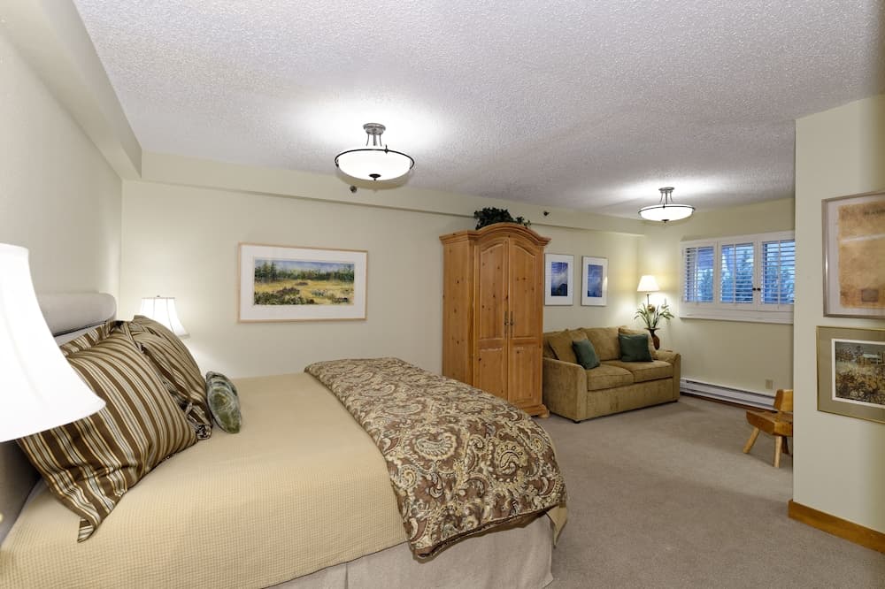The Crestwood Condominiums property views in Snowmass Village, CO — gallery photo 3