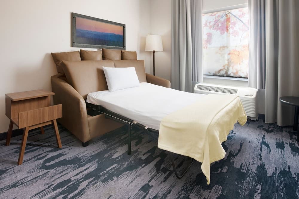 Fairfield Inn and Suites Dallas East interior in Dallas, TX — gallery photo 2