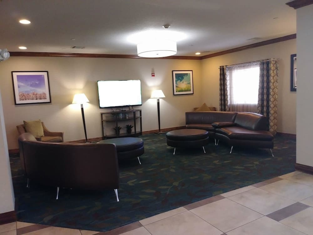 Candlewood Suites Tulsa, an IHG Hotel interior in Tulsa, OK — gallery photo 2