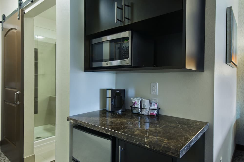 Oxford Suites Sonoma County gallery photo in Rohnert Park, CA — image 47
