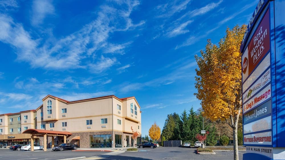 Best Western Plus Battle Ground Inn & Suites featured exterior or lobby in Battle Ground, WA — similar hotel