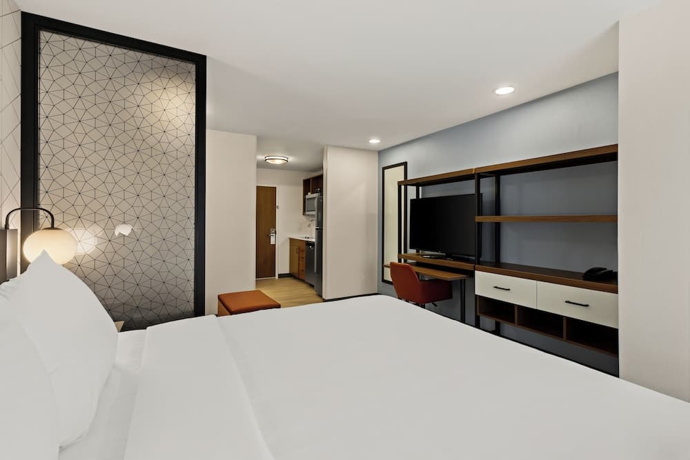 Everhome Suites Brownsville gallery photo in Brownsville, TX — image 10