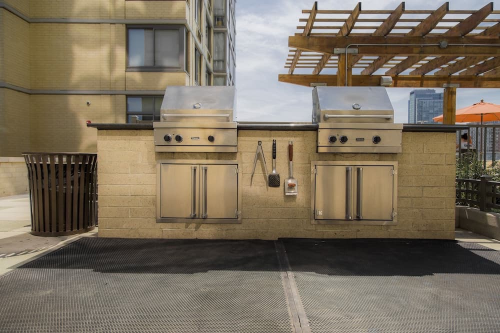 Pelicanstay at Newport gallery photo in Jersey City, NJ — image 23