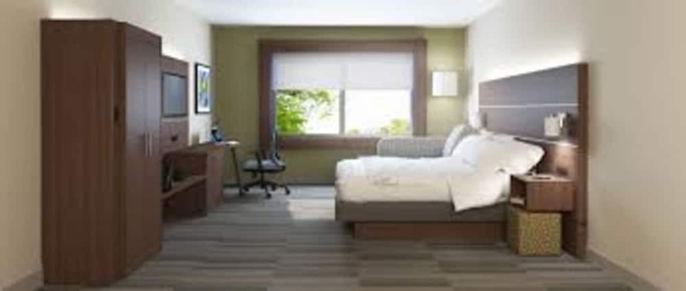 Holiday Inn Express & Suites Atlanta - Tucker Northlake by IHG interior in Tucker, GA — gallery photo 2