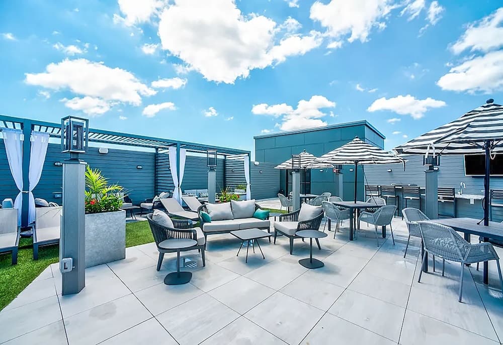 Luxury Furnished Apartments by Hyatus Downtown at Yale gallery photo in New Haven, CT — image 65