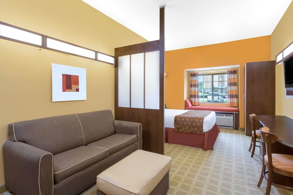 Microtel Inn & Suites by Wyndham Greenville/University Medic gallery photo in Greenville, NC — image 40