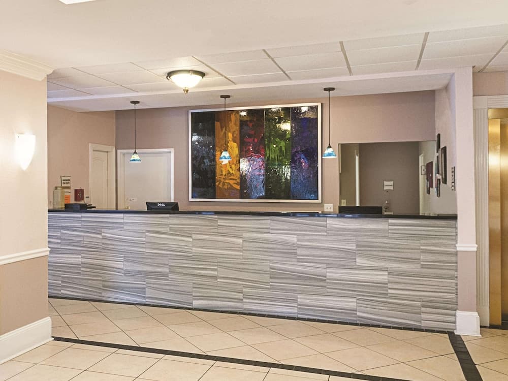 La Quinta Inn & Suites by Wyndham Slidell - North Shore Area gallery photo in Slidell, LA — image 13