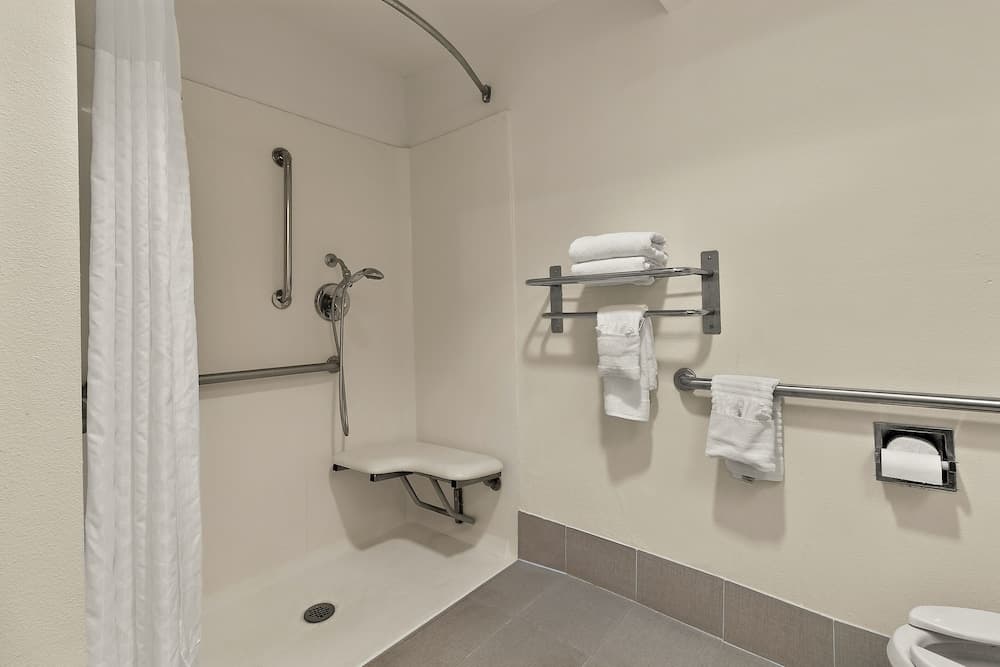 Comfort Inn & Suites Sequoia/Kings Canyon gallery photo in Three Rivers, CA — image 9