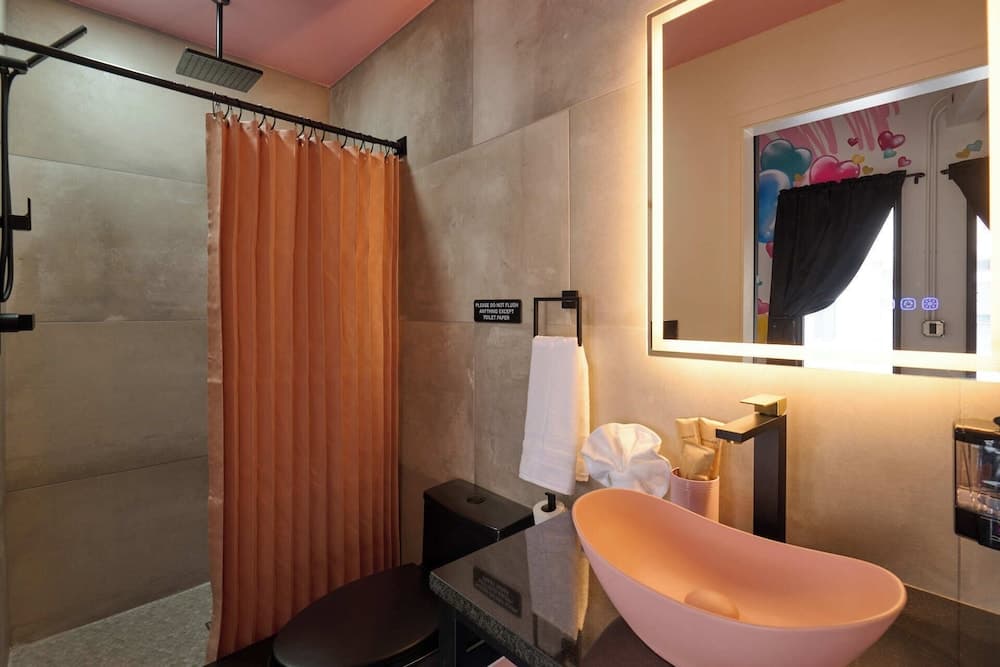 BIG LITTLE HOTEL interior in Denver, CO — gallery photo 2