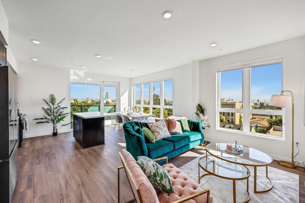 Luxury 2BR Hollywood Pool View by Oneluxstay featured exterior or lobby in Los Angeles, CA — similar hotel
