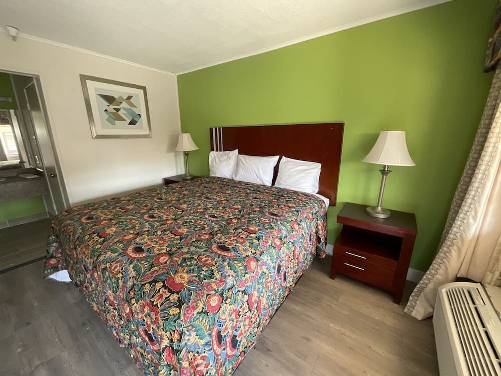 Executive Inn & Suites interior in Beaumont, TX — gallery photo 2