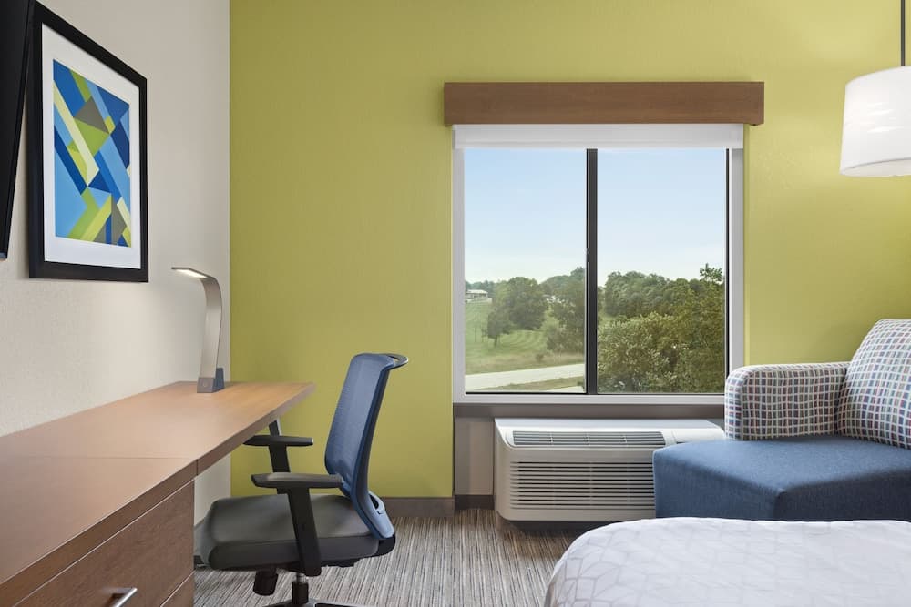 Holiday Inn Express & Suites Akron Regional Airport Area by IHG gallery photo in Akron, OH — image 59