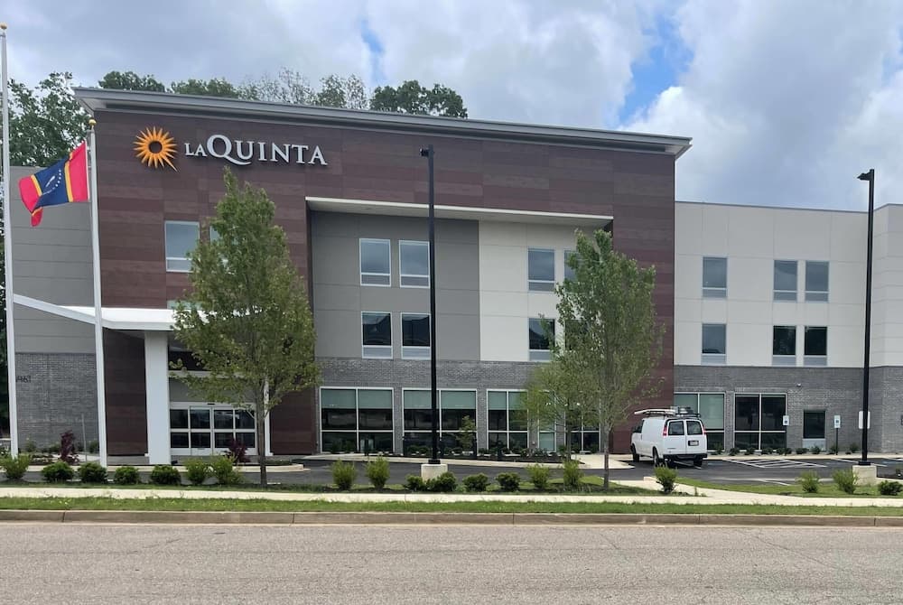 La Quinta Inn & Suites by Wyndham Olive Branch — hotel in Olive Branch, Mississippi