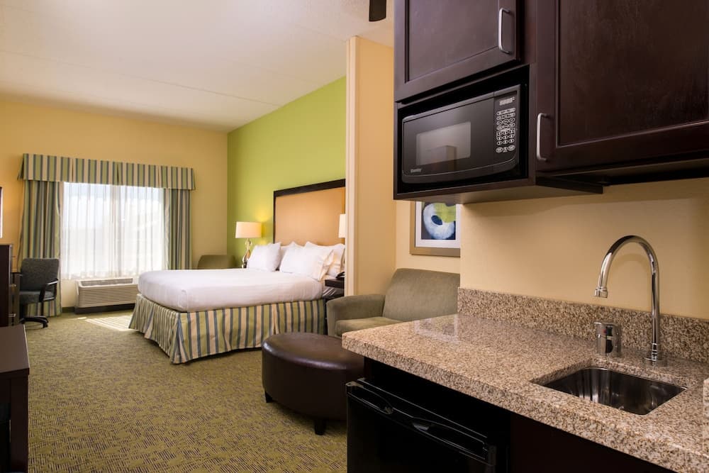 Holiday Inn Express Hotel and Suites Scranton by IHG gallery photo in Scranton, PA — image 6