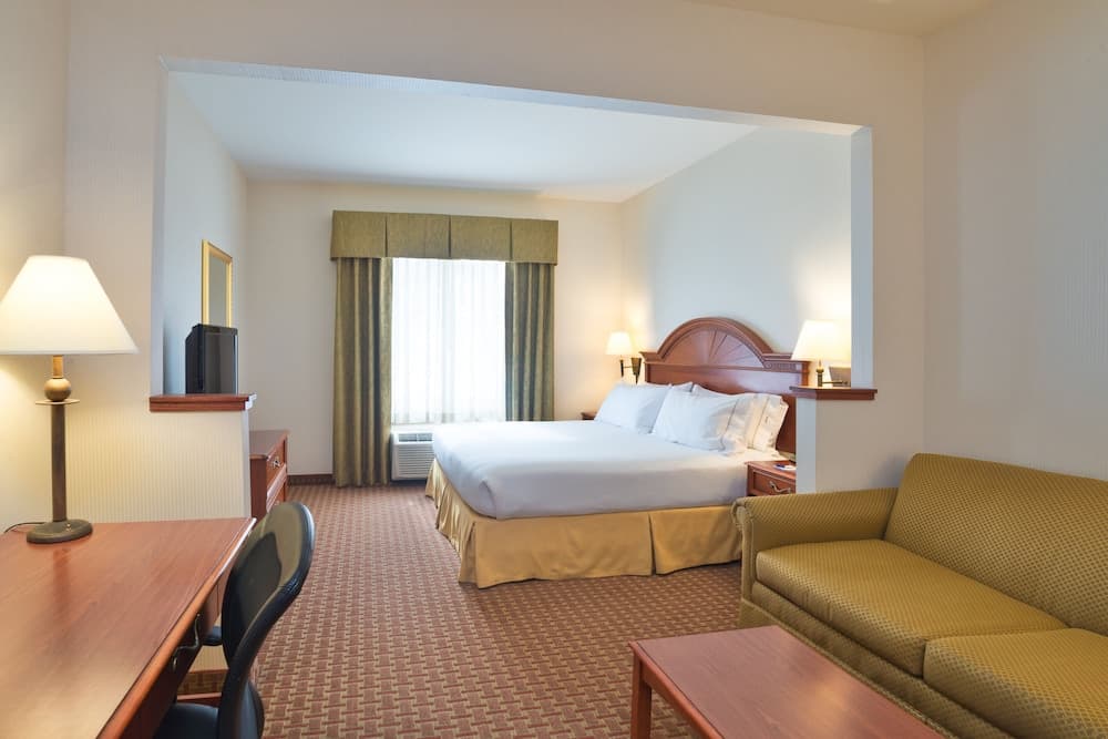 Holiday Inn Express Hotel & Suites Frackville by IHG interior in Frackville, PA — gallery photo 2