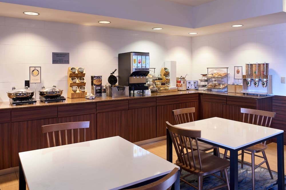 Fairfield Inn by Marriott Kalamazoo West gallery photo in Kalamazoo, MI — image 10