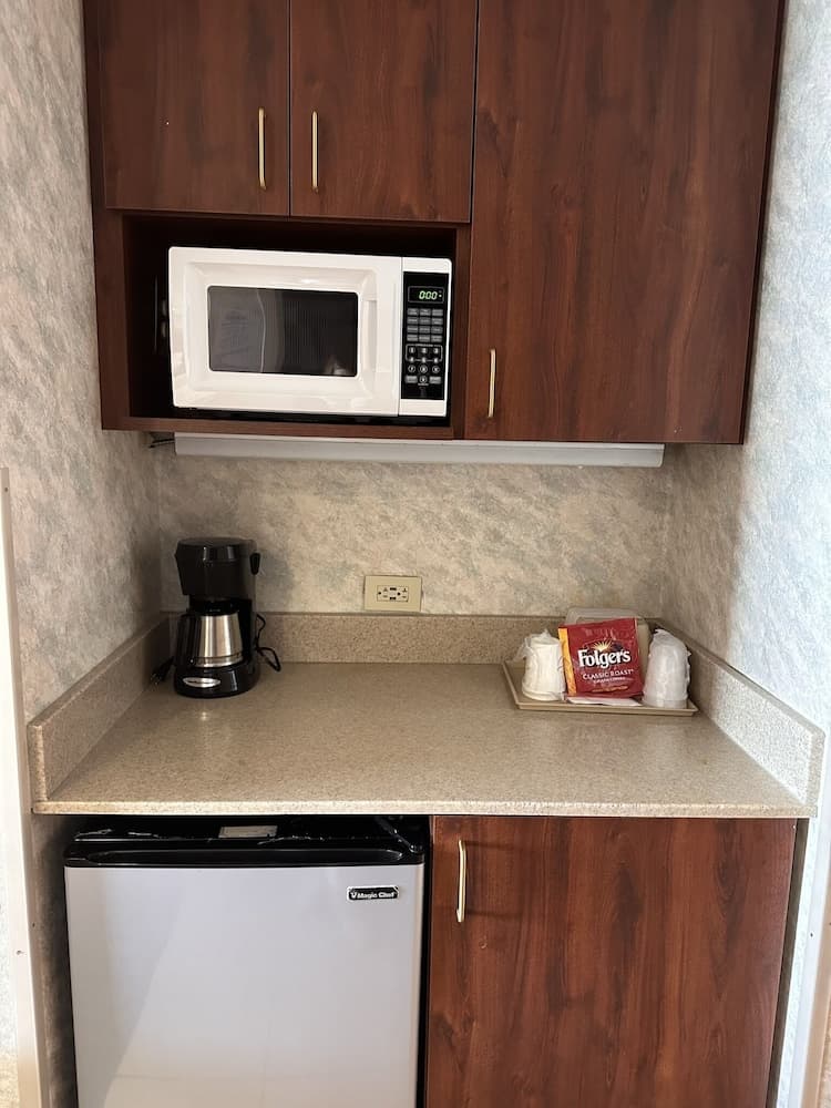 Breakers Resort Inn interior in Virginia Beach, VA — gallery photo 2