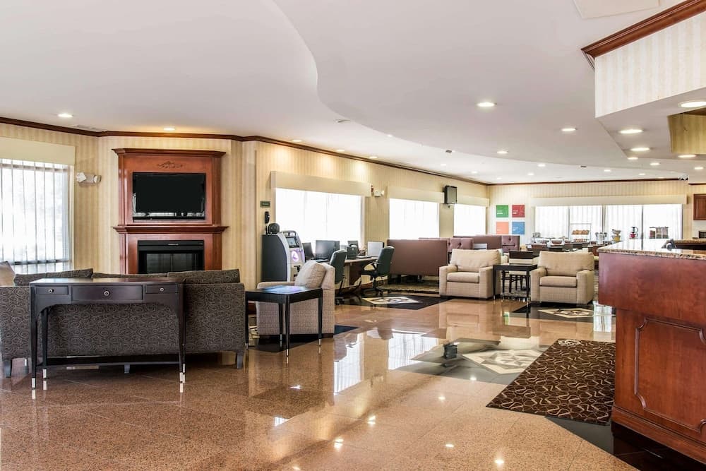 Comfort Suites Canton - Detroit gallery photo in Canton — image 29