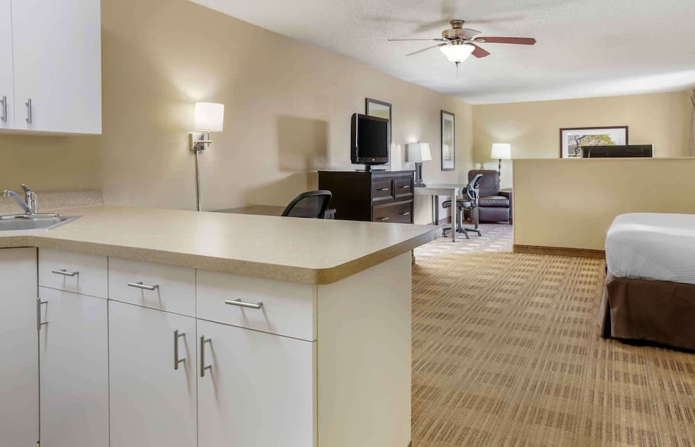 Extended Stay America Suites Columbus NE I270 interior in Columbus, OH — gallery photo 2