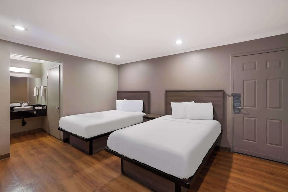 Econo Lodge Vallejo Fairgrounds gallery photo in Vallejo, CA — image 12