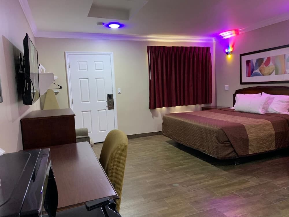Mesa Motel gallery photo in Costa Mesa, CA — image 21
