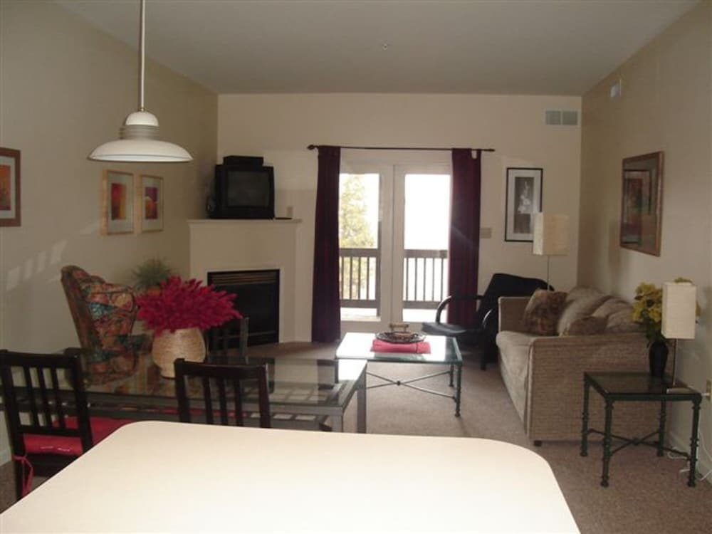 Kaatskill Mountain Club & Condos by Vail Resorts gallery photo in Hunter — image 84