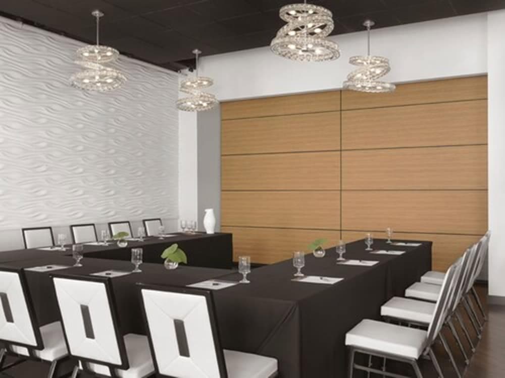 Moonrise Hotel gallery photo in St. Louis, MO — image 36
