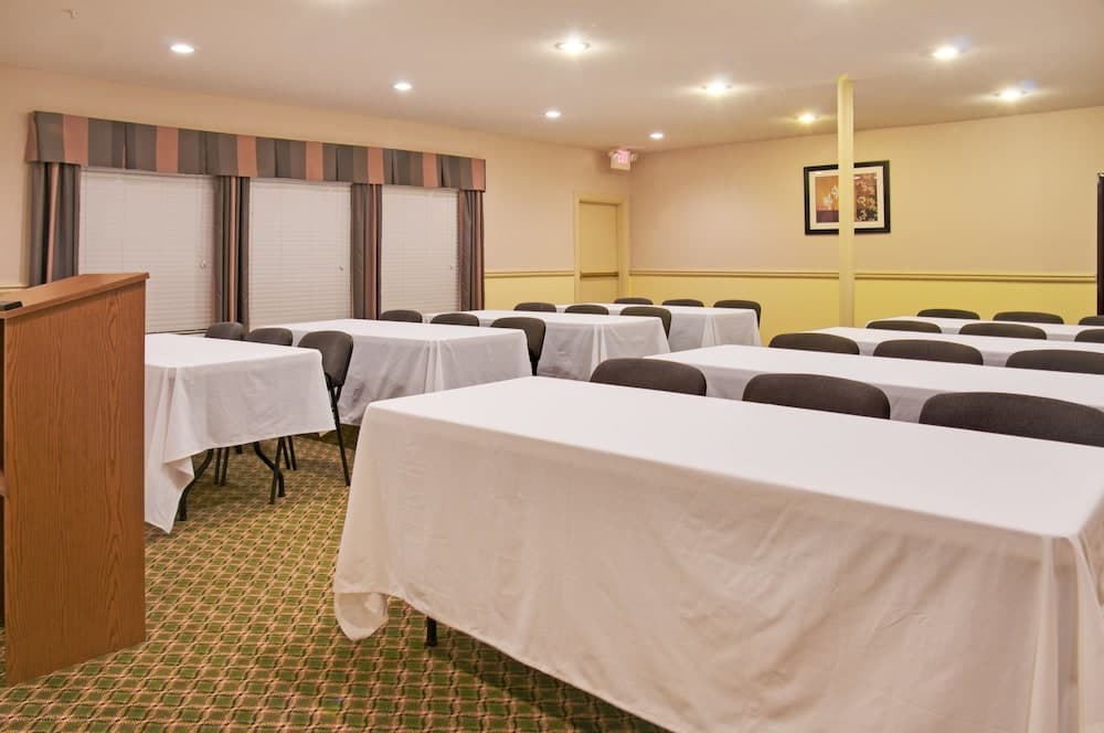 Holiday Inn Express Hotel & Suites Livingston by IHG property views in Livingston, TX — gallery photo 3