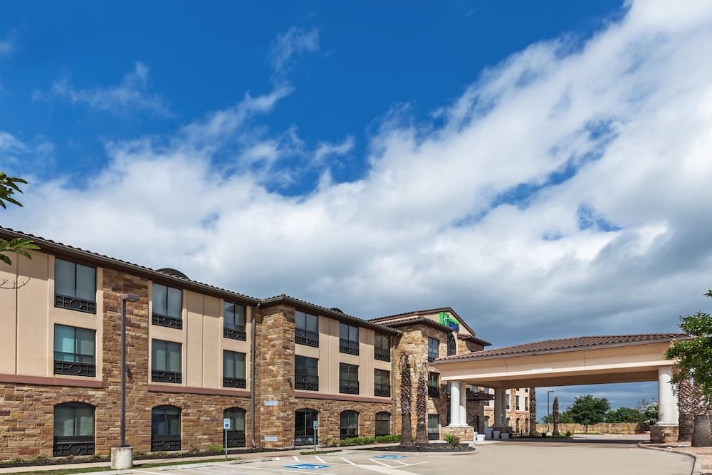 Holiday Inn Express & Suites Austin NW - Lakeway by IHG featured exterior or lobby in Lakeway, TX — similar hotel