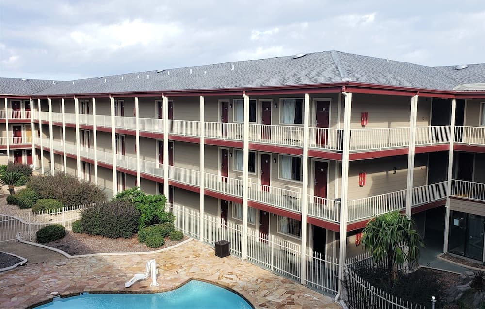 Red Roof Inn Kenner – New Orleans Airport NE featured exterior or lobby in Kenner, LA — similar hotel