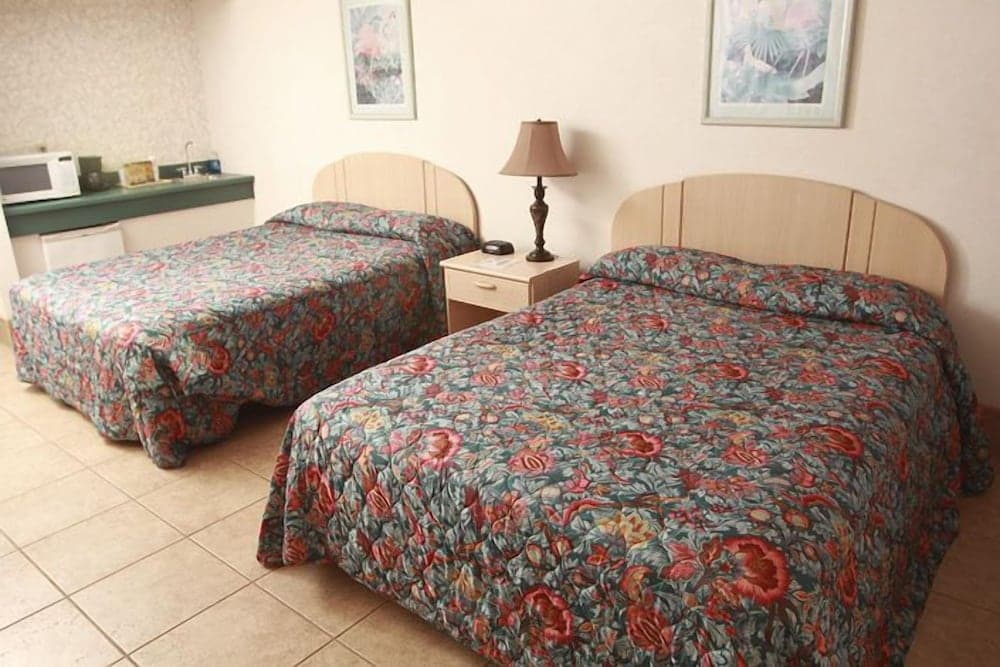 Beachfront Resort gallery photo in Port Clinton, OH — image 16
