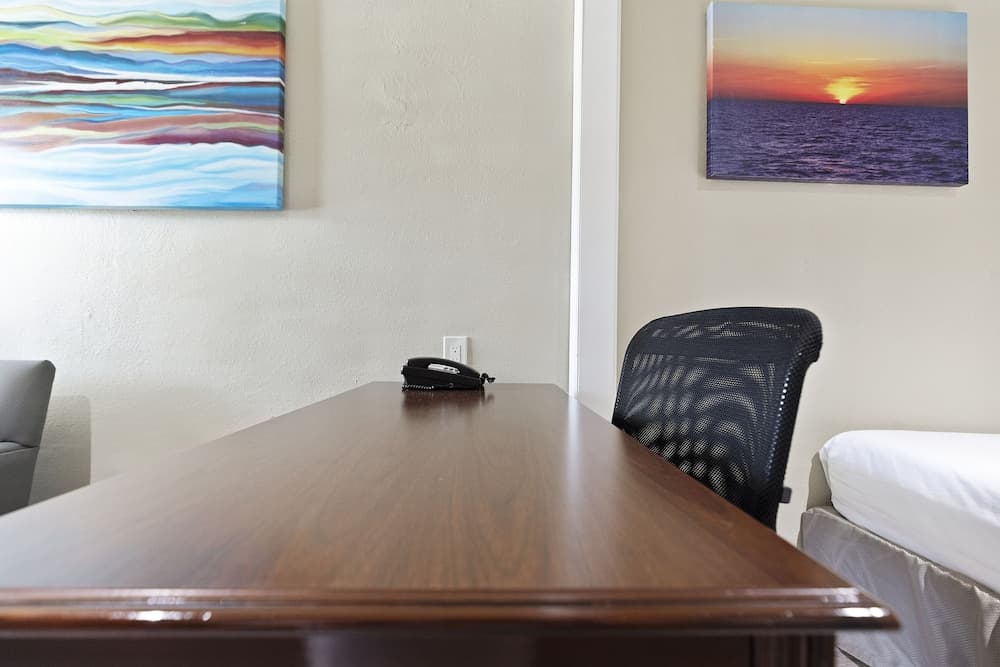 Le Blanc Inn & Suites gallery photo in El Monte, CA — image 39