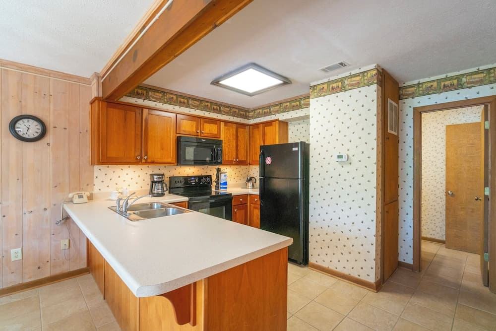 Loreley Resort interior in Helen, GA — gallery photo 2