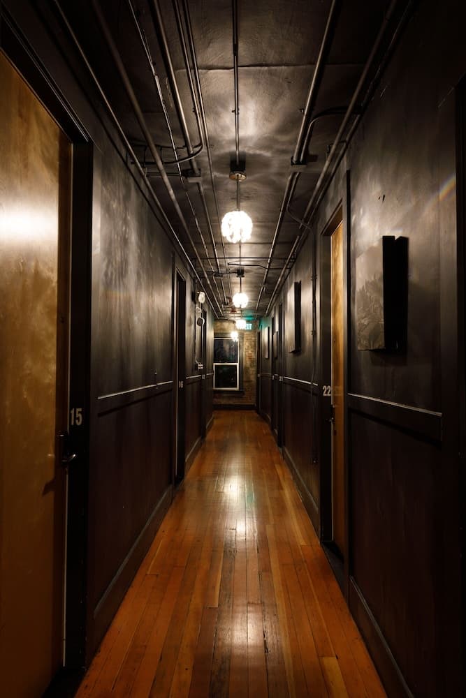 Hotel Hotel Hostel property views in Seattle, WA — gallery photo 3