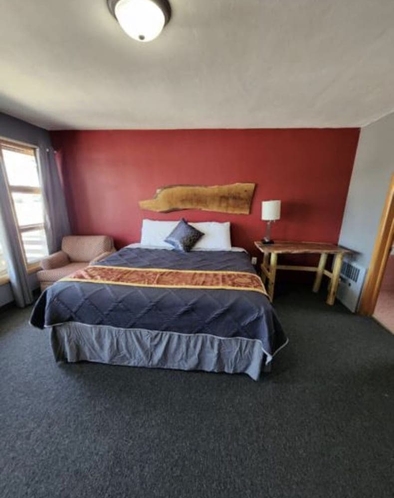 Tri-States Wood Inn property views in Dickeyville, WI — gallery photo 3