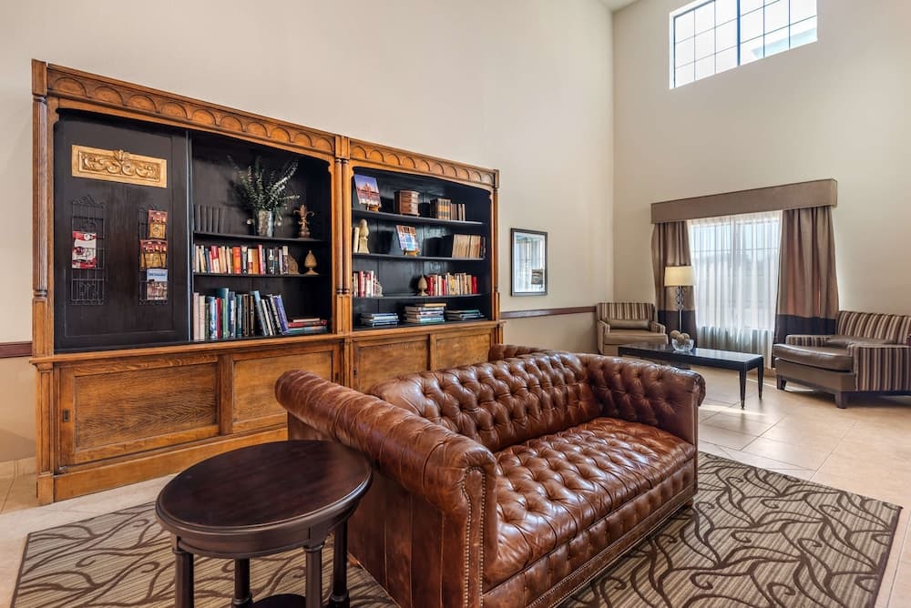 Best Western La Grange Inn & Suites property views in La Grange, TX — gallery photo 3