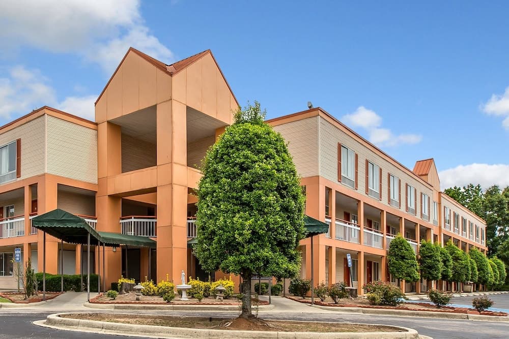 Quality Inn Homewood Birmingham I-65 featured exterior or lobby in Birmingham, AL — similar hotel