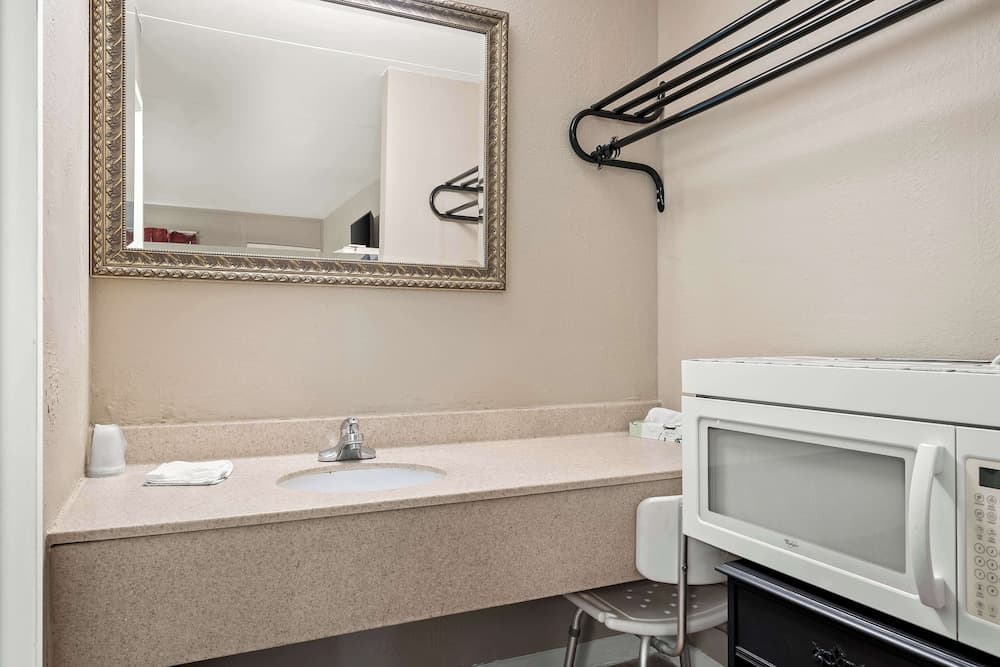 Americas Best Value Inn Danville interior in Danville, IL — gallery photo 2