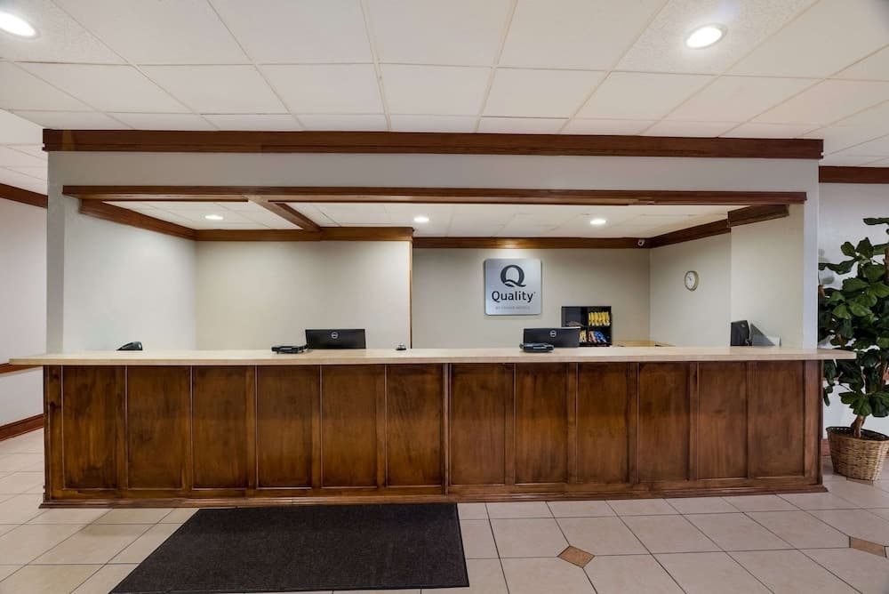 Quality Inn Alice interior in Alice, TX — gallery photo 2
