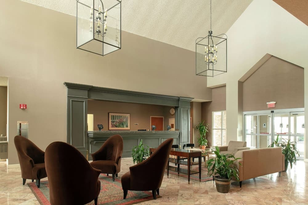 DoubleTree Suites by Hilton Hotel Mt. Laurel interior in Mount Laurel, NJ — gallery photo 2