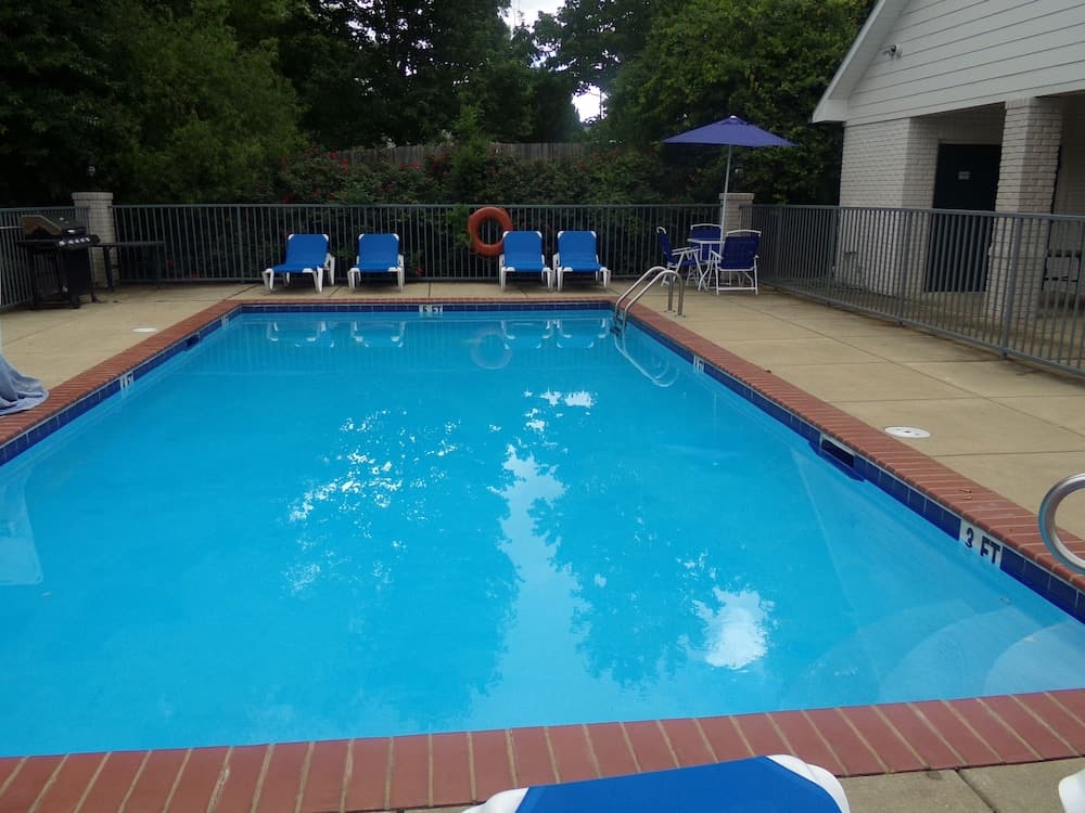 InTown Suites Extended Stay Auburn AL - Auburn University gallery photo in Auburn, AL — image 11
