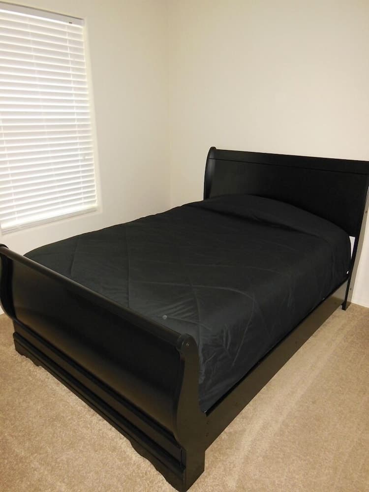 Desert Trails Luxury Suites property views in Hobbs, NM — gallery photo 3