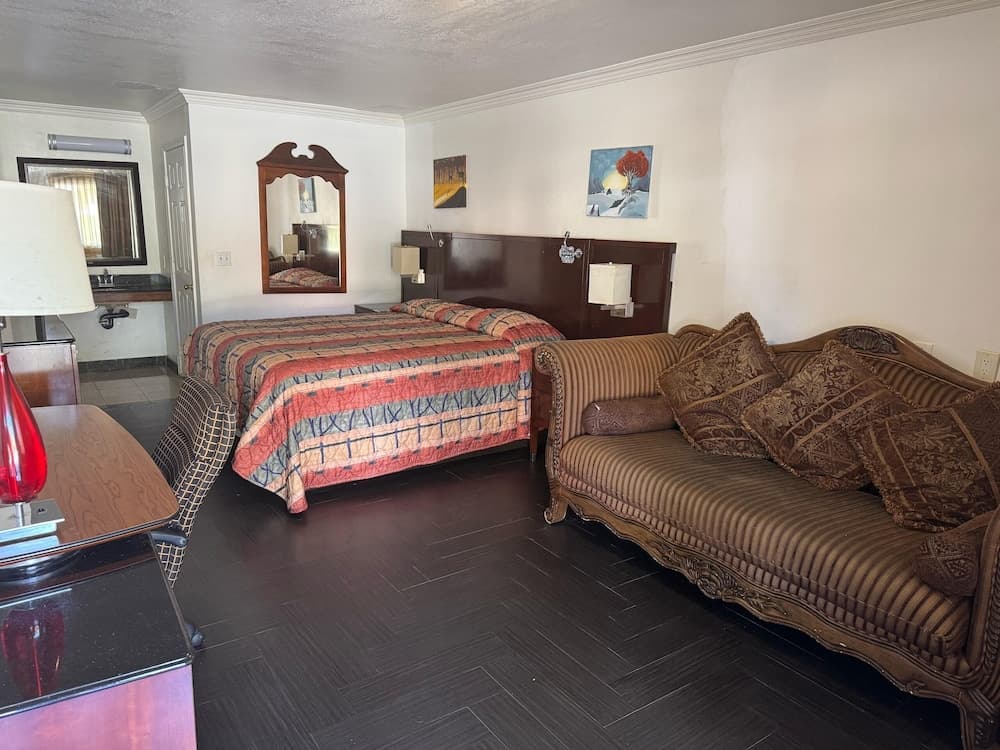 Vista Motel - Riverside interior in Riverside, CA — gallery photo 2