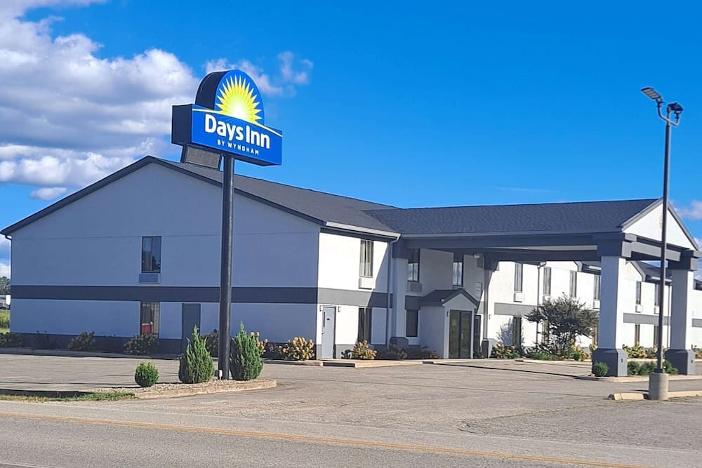 Days Inn by Wyndham Grayson featured exterior or lobby in Grayson, KY — similar hotel