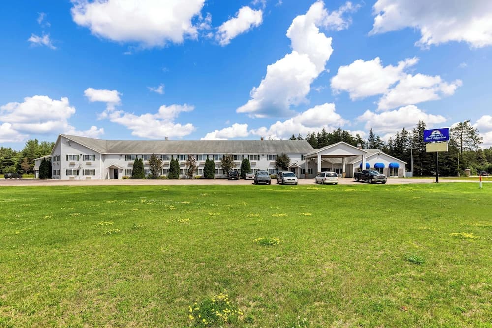 Americas Best Value Inn Tahquamenon Country featured exterior or lobby in Newberry, MI — similar hotel