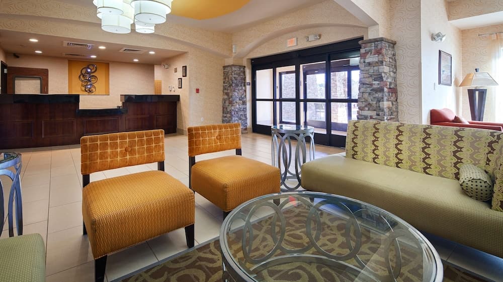 Best Western Plus Desoto Inn & Suites interior in Mansfield, LA — gallery photo 2