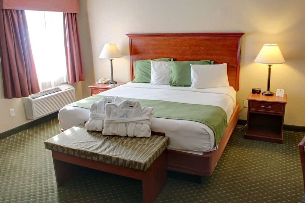 Blue Mountain Inn And Suites property views in Rangely, CO — gallery photo 3