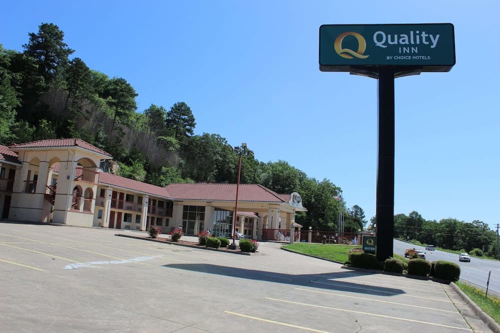 Quality Inn Conway - Greenbrier featured exterior or lobby in Conway, AR — similar hotel