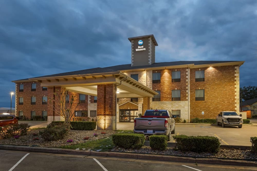 Best Western Franklin Town Center Hotel & Suites featured exterior or lobby in Franklin, TX — similar hotel